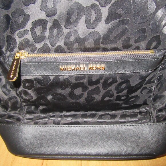 MICHAEL KORS BLACK LEOPARD BOOKBAG/BACKPACK/POCKETS/GOLD HARDWARE DETAIL! - Picture 3 of 9